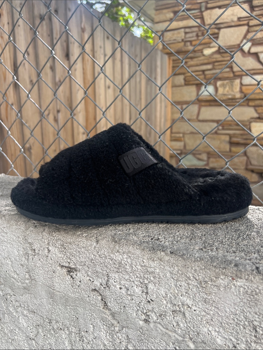 UGG Men’s black slip on slippers size 13